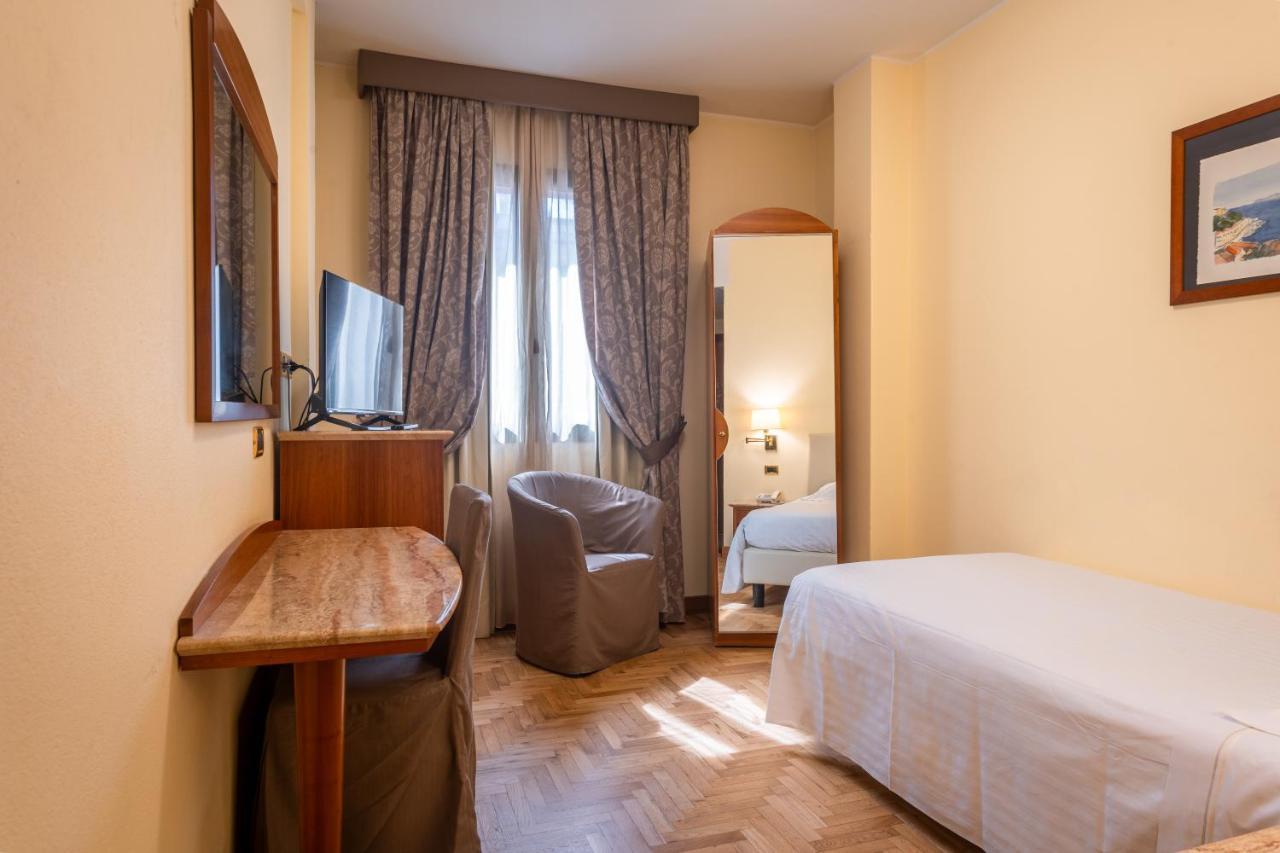 Hotel Airone - Ombrellone Incluso Al Bagno Dolce Vita A Marina Dal 1 Giugno Al 15 Settembre Grosseto Room photo