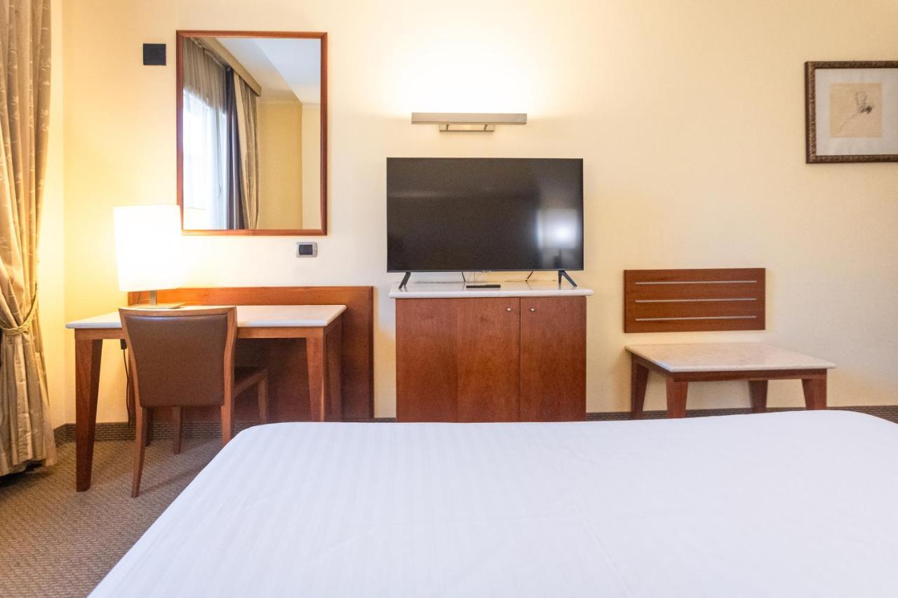 Hotel Airone - Ombrellone Incluso Al Bagno Dolce Vita A Marina Dal 1 Giugno Al 15 Settembre Grosseto Exterior photo