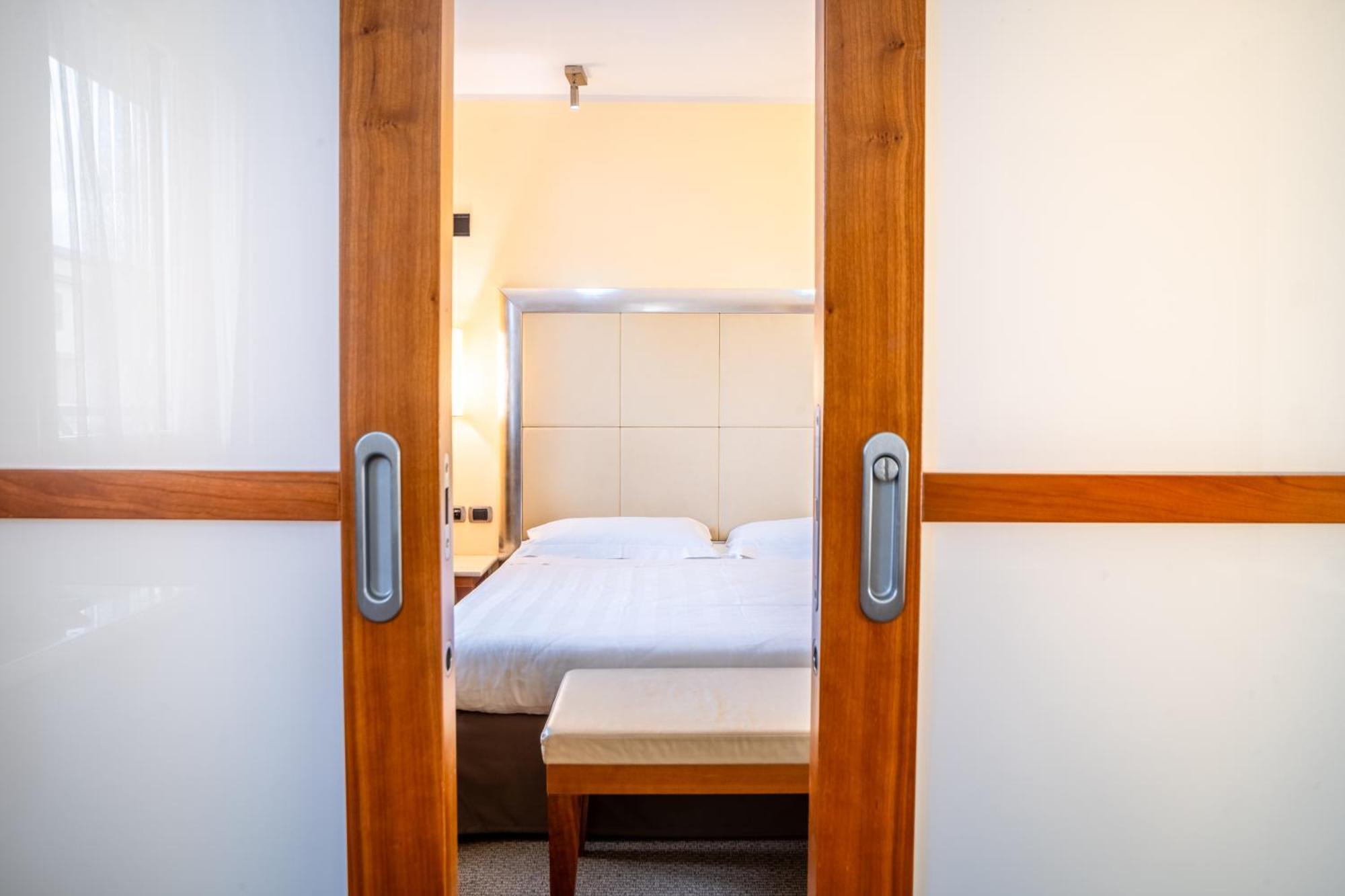Hotel Airone - Ombrellone Incluso Al Bagno Dolce Vita A Marina Dal 1 Giugno Al 15 Settembre Grosseto Exterior photo